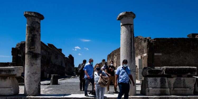פומפיי אחרי הקורונה: האתר הארכיאולוגי באיטליה נפתח לקהל הרחב
