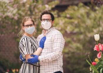 המחווה לרופאים במרפסות ניו-יורק שהפכה להצעת נישואין