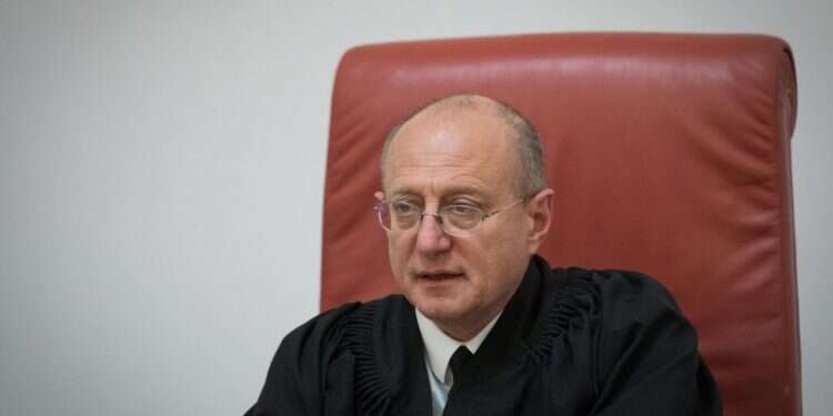 השופט אלכס שטיין. צילום: יונתן זינדל, פלאש 90 שופטי בג"ץ המחישו שוב את אדישותם הכואבת