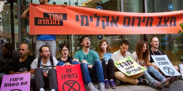 ארץ השמש העולה: יזם האנרגיה שמחשמל את הערבה