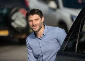 ימינה לא חייבת להיות לעומתית לממשלה כדי להוכיח את עצמה