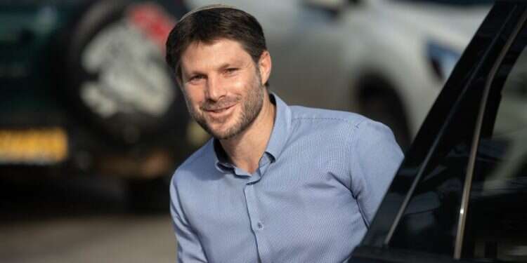 ימינה לא חייבת להיות לעומתית לממשלה כדי להוכיח את עצמה