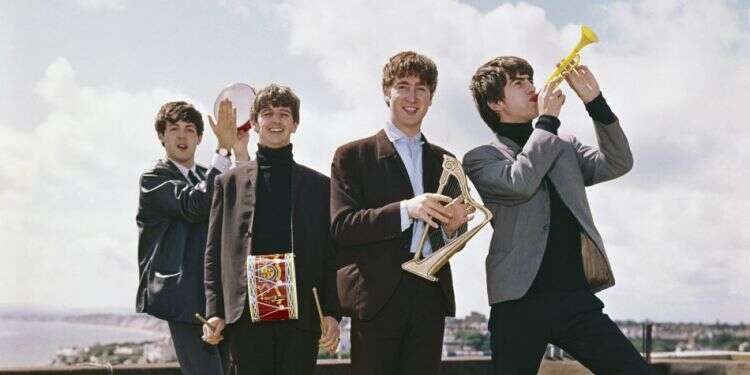 הביטלס באנגליה, 1964. צילום: גטי אימג'ס הביטלס – מהפכנים של אהבה