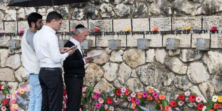 כשהאסון הכה, רבים מהתושבים איבדו את האמון במדינה. אזכרה באנדרטה לזכר החללים. צילום: אורי נדב 50 שנה לפיגוע ששינה את פני גבול הצפון