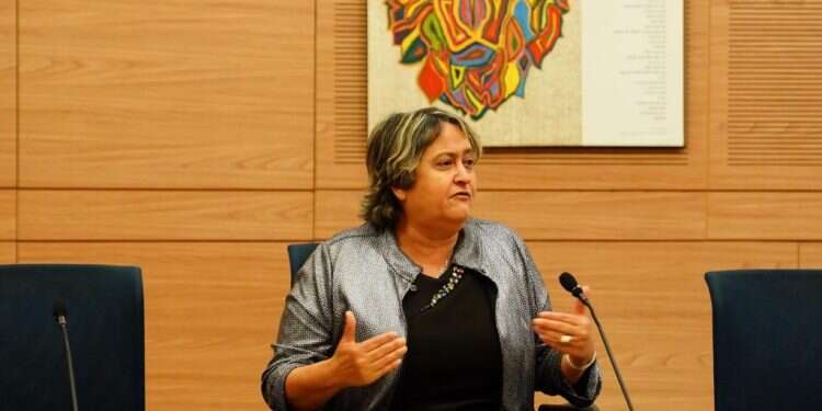 למידה מקרוב: שר החינוך מסכם את שבוע החזרה ללימודים