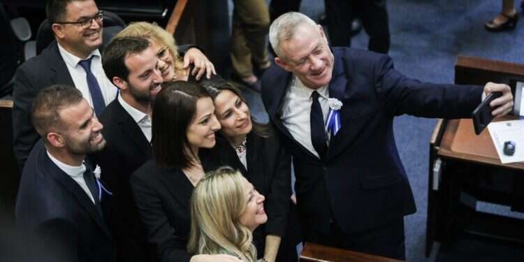 מבוא לפוליטיקה: קורס מזורז לח"כים של 'כחול לבן'