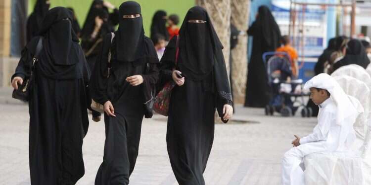 רשת הטלוויזיה הסעודית שגיבוריה היהודים מחוללים סערה