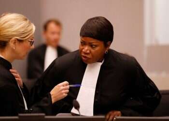 רשת האינטרסים האפלים מאחורי התובעת בביה"ד בהאג