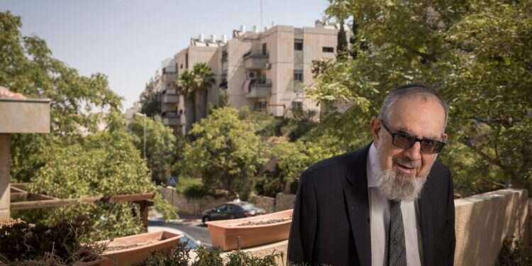 הרב נחום רבינוביץ', 2017. צילום: הדס פרוש, פלאש 90
הרב רבינוביץ', שמרן נועז: "חטא לא ללמוד מתמטיקה"