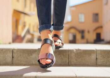 צער או תענוג: משמעותו העמוקה של הסנדל