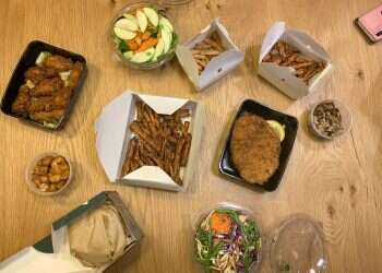 נחמה עד הבית: לאכול גורמה בפיג'מה