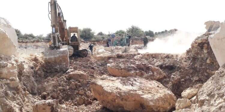 מבצע אכיפה במחצבות הבלתי חוקיות בבנימין. צילום: דובר צה מבצע אכיפה נגד מחצבות פלסטיניות בלתי חוקיות בבנימין