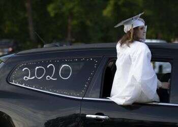 הנשפים הפומפוזיים האלה הרי אינם יצירה מקורית ישראלית. צילום: EPA הדוד סם כוכב נופל: די לאמריקניזציה בישראל