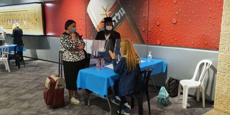 חלומות באוויר: 13 שעות בתוך חליפת מיגון בטיסה 855 לקייב