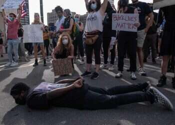 רק בשחרור התקינות הפוליטית תוכל ארה"ב לתפור את פצעיה