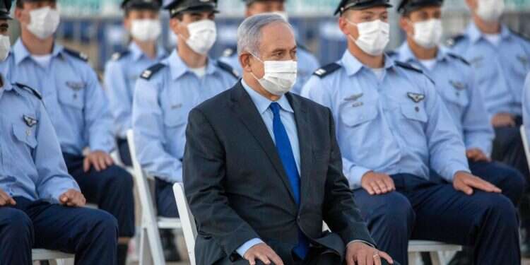 קנסות ואיומים דתיים: המאבק לחבישת מסכות מחריף