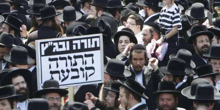 חובש הכיפה המזרחי הפך לשופט השנוא ביותר על המגזר החרדי. מחאה נגד בג 15 שנים להתנתקות: השופט שניסה להציל את גוש קטיף