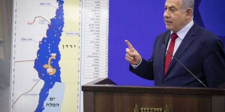 הפרשנית לענייני ערבים שכל טוויטר ממתין למוצא פיה