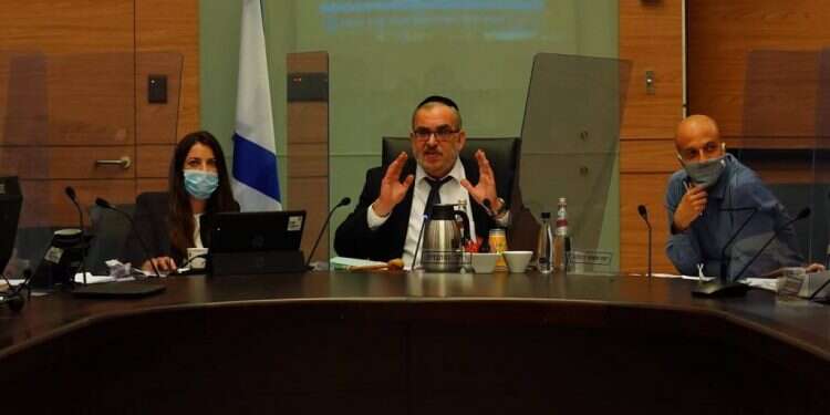 ועדת חוק חוקה ומשפט בדיון על הארכת תקנות שעת החירום לאזור מוגבל. צילום: דוברות הכנסת ראשי רשויות דורשים להיות שותפים בהגדרת אזור מוגבל