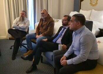 הזדמנות היסטורית או בכייה לדורות: ההתחבטות הקשה של המתנחלים