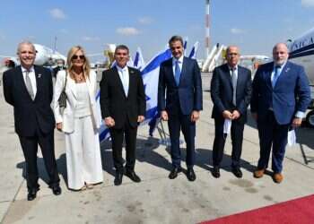 ראש ממשלת יוון בישראל: פתיחת השמיים תמורת תמיכה בריבונות