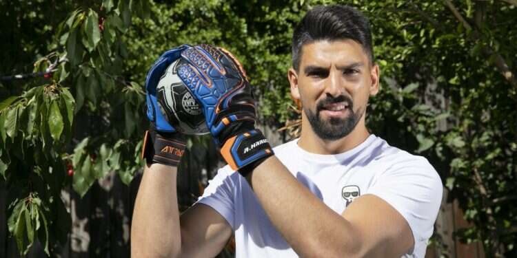 "כשמישהו מצליח פה, רק מחכים לראות איך ומתי הוא ייפול"