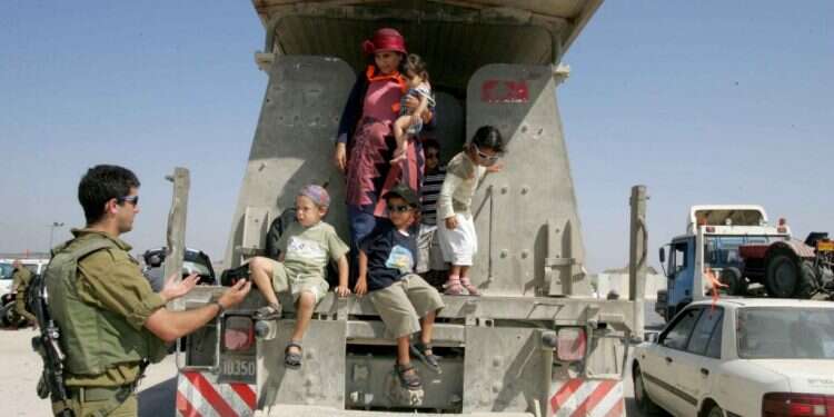 "שגרת חירום מתמדת": כך נראו החיים במובלעת