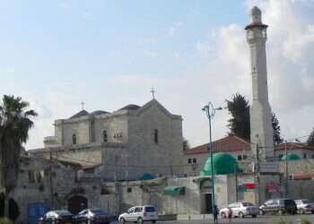 בלוד מנסים להנמיך את המואזין, המוסלמים: זו מלחמת דת