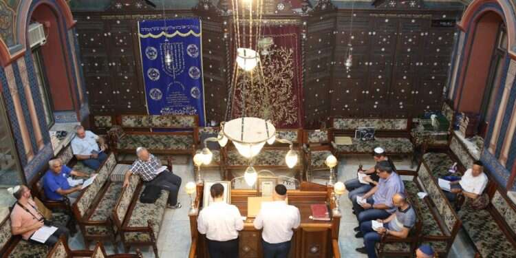 סליחות בנחלאות, תשע אם חינה ואופרוף הולכים יחד גם נוסח התפילה יכול להיות אחיד