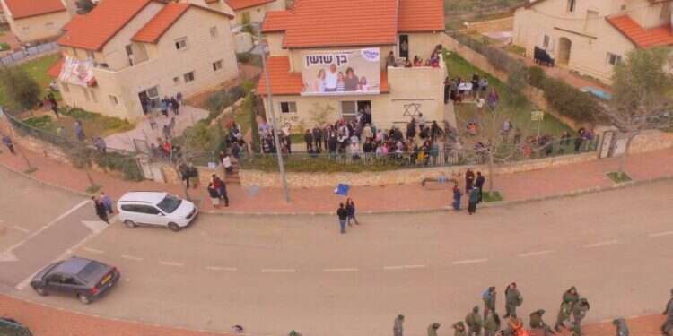 טנקים בהתנחלות: האינטלקטואל שחצה קווים אדומים