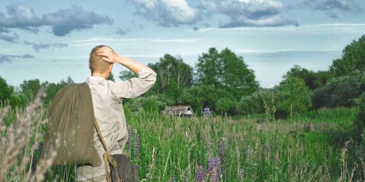 צילום: שאטרסטוק הכתיבה הבינארית של "אנרי דושמן וצלליו" מחזירה אותנו לעולם ישן