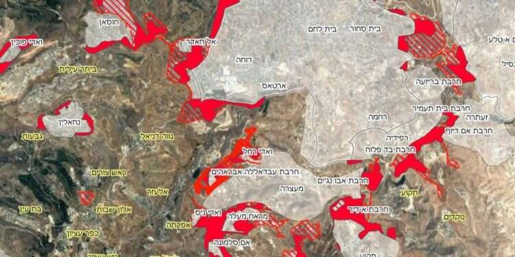 גוש עציון. תוכניות המתאר הפלסטיניות להתרחבות (מסומנות באדום על המפה) בסמוך ליישובים יהודיים, בגוש עציון ובדרום הר חברון. מקור: GIS הישראלי והפלסטיני. הנתונים נאספו בסיוע חברת לנדיוז