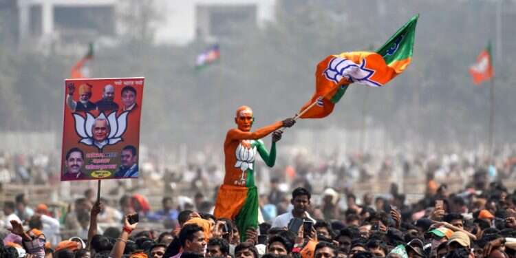 הרומנטיקה של המחברים מתנפצת מול הודו החיה והנושמת. מתוך מסע הבחירות של BJP בהודו למען הבחירה של מודי, 2019. צילום: AFP דברי הימים של הודו