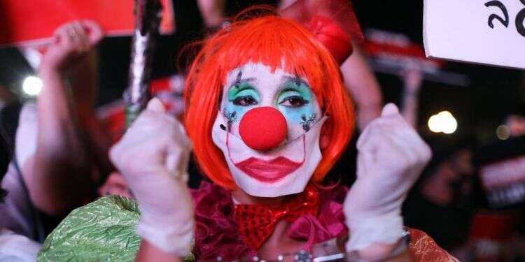 אין מודעות למענה שיש לתת להיבטים הנפשיים. צילום: EPA הקורונה מגבירה סיכוי לדיכאון, הציבור לא מקבל טיפול