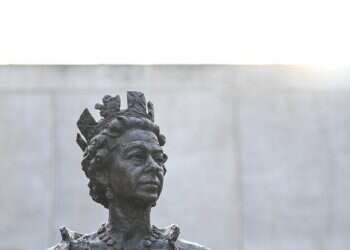 שְׁעָתֵנוּ שֶׁהִתְעַיְּפָה