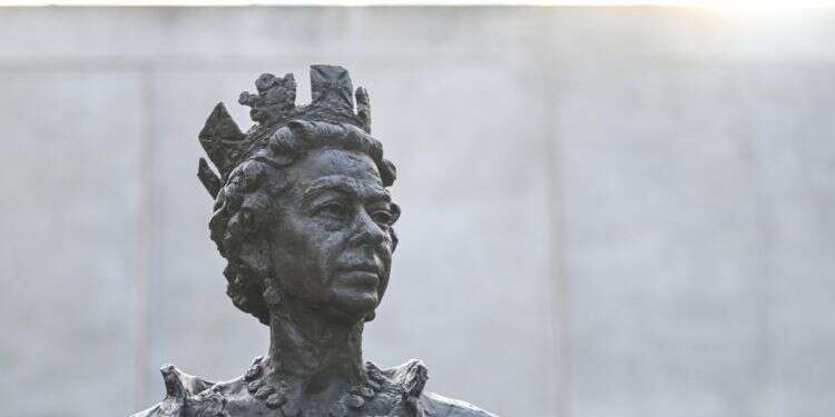 שְׁעָתֵנוּ שֶׁהִתְעַיְּפָה