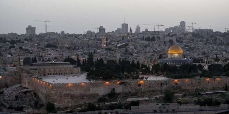 הר הבית. צילום: AFP מהתגשמות החורבן להתגשמות הנבואה: נטילת חלק בבניינה של ירושלים