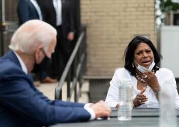 הדמוקרטים חוששים: ביידן לא יצליח להביא את המצביעים השחורים לקלפי