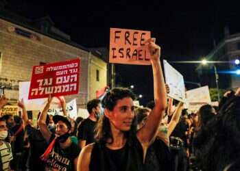 אפשר להירגע: העולם לא הולך לקרוס בגלל קורונה