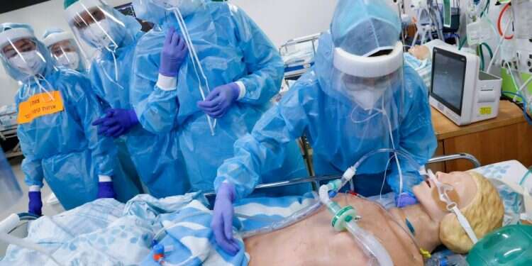 העלייה בחולים קשה בקורונה עלולה להציף בתי חולים