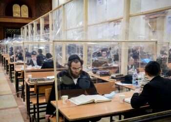 בין חרדיות לקרליבך: נפתלי קמפה מרגיש חלק מהזרם