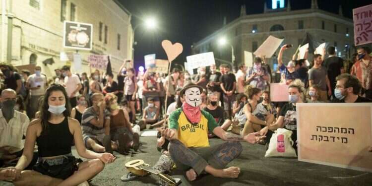 הפגנות בלפור: מי שלא רואה את הכאב העמוק בחברה הוא עיוור