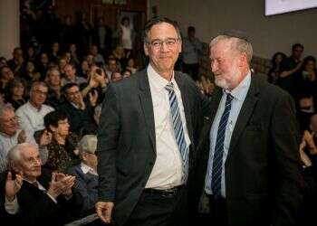 אין מי שיצעק למשוגעי בלפור וצאלח א־דין לרדת מהעץ