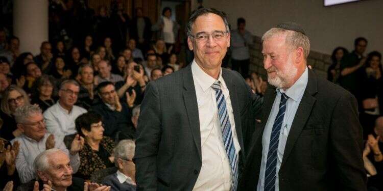 מנדלבליט וניצן, דצמבר 2019. צילום: אוליבייה פיטוסי, פלאש 90 אין מי שיצעק למשוגעי בלפור וצאלח א־דין לרדת מהעץ