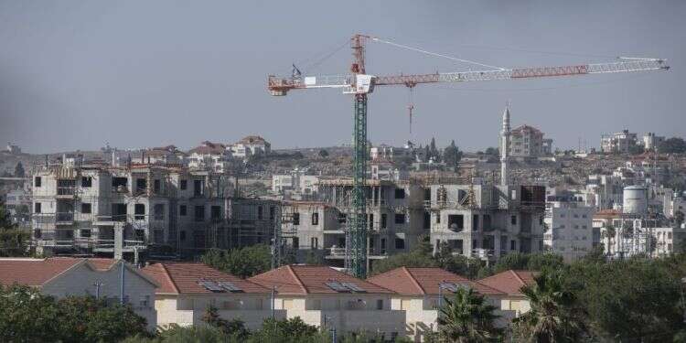 מי עדיין חושב שתיתכן החלת ריבונות בקרוב?