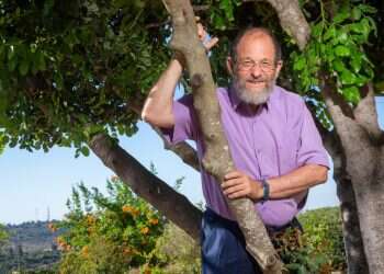 "אי אפשר להמשיך להתפלל רק על עם ישראל"