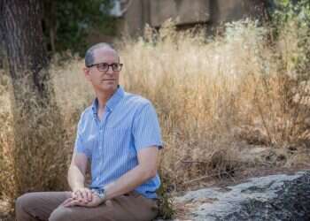 הרווקים הדתיים נקרעים בין ערכי המערב לציפיות המשפחה