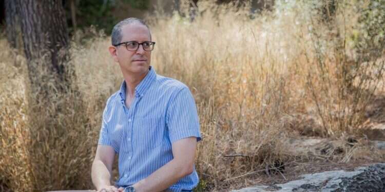 ד הרווקים הדתיים נקרעים בין ערכי המערב לציפיות המשפחה