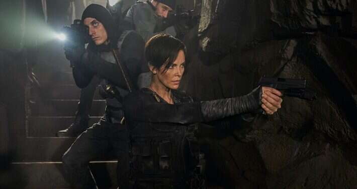 משמר האלמוות. צילום מסך עדיף המקור: חיקוי עם תקינות פוליטית