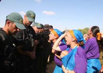 דיסטופיה צבאית־חברתית ובעיקר אמירה פוליטית חדה